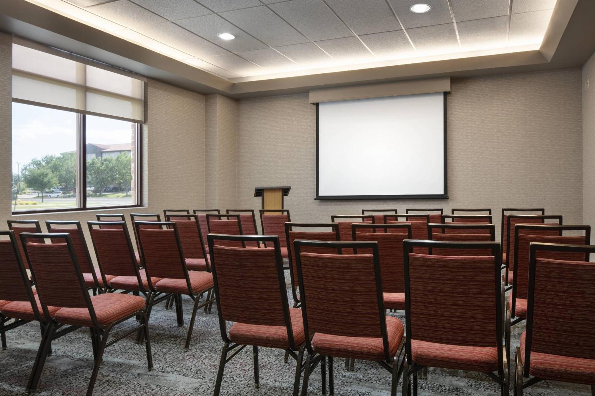 Courtyard By Marriott Denver Airport Hotel Exterior photo